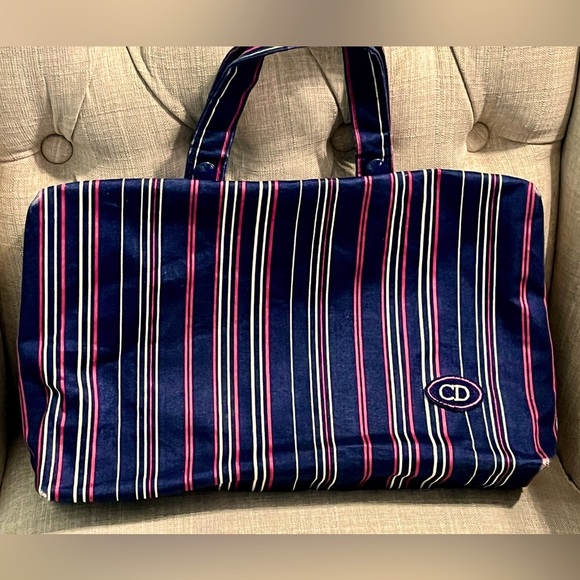 Dior Handbags - Christian Dior vanity vintage travel/ makeup case